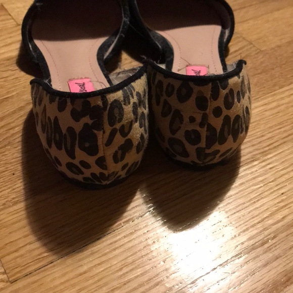 LAST CHANCE Betsey Johnson ballet flats leopard size 7 - Picture 3 of 6